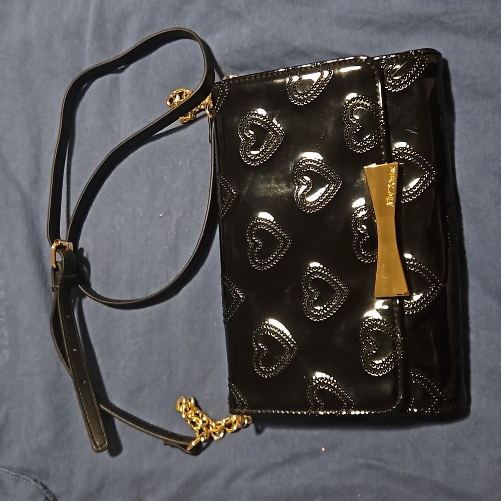 ❤️LIKE NEW❤️ Betsey Johnson Embossed Hearts Crossbody